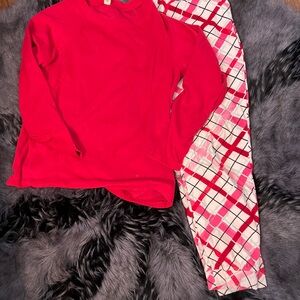 HUE Large pajama set. Vibrant, comfy  and cozy.